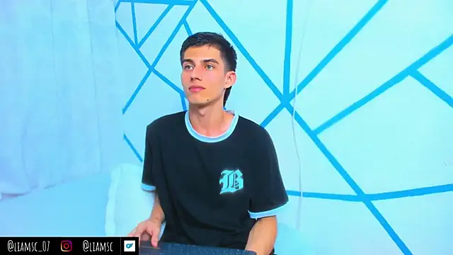 Snapshot of liam_scott77 chatting on October 2025 01:58:02 AM liam scott77 online show from October 2025 01:58:02 AM