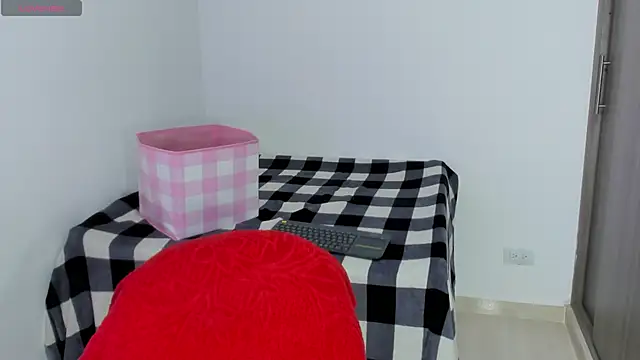 Natasha su  online show from January 2025 11:59:02 PM