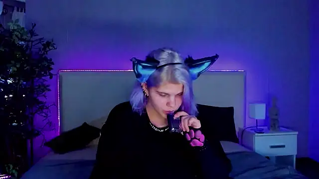 JoannLowe online show from December 2024 09:12:01 PM