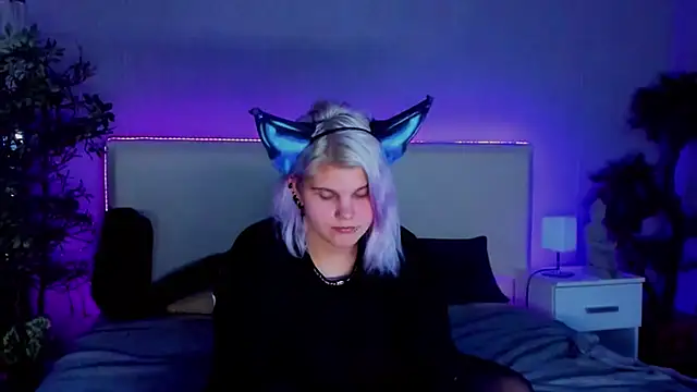 JoannLowe online show from December 2024 10:31:01 PM