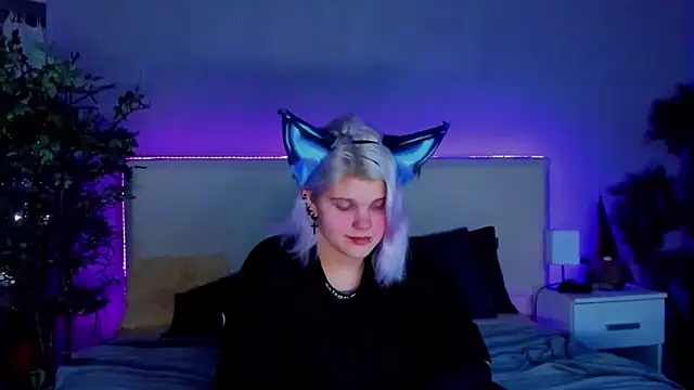 JoannLowe online show from December 2024 08:29:01 PM