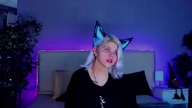 JoannLowe online show from December 2024 08:55:02 PM