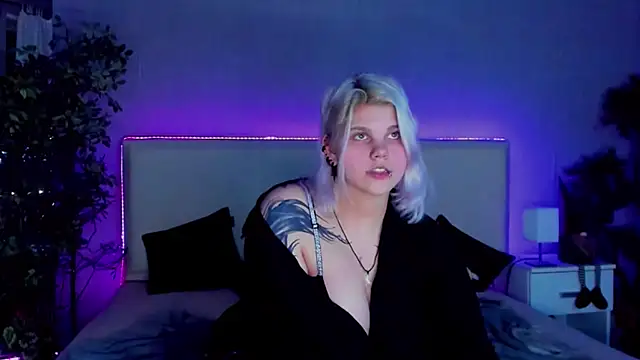 JoannLowe online show from December 2024 11:20:01 PM