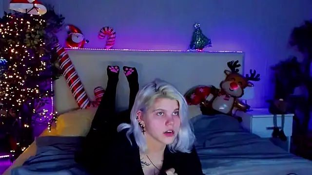 JoannLowe online show from December 2024 11:28:02 PM