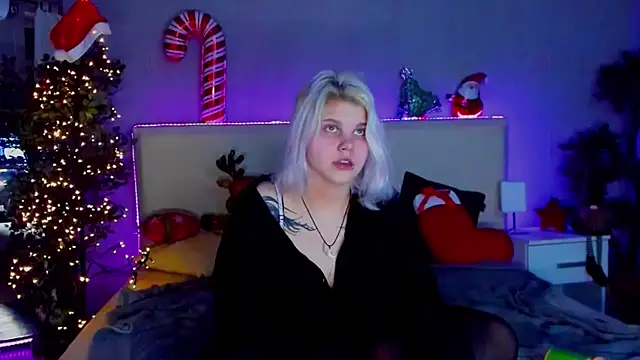 JoannLowe online show from December 2024 11:22:01 PM