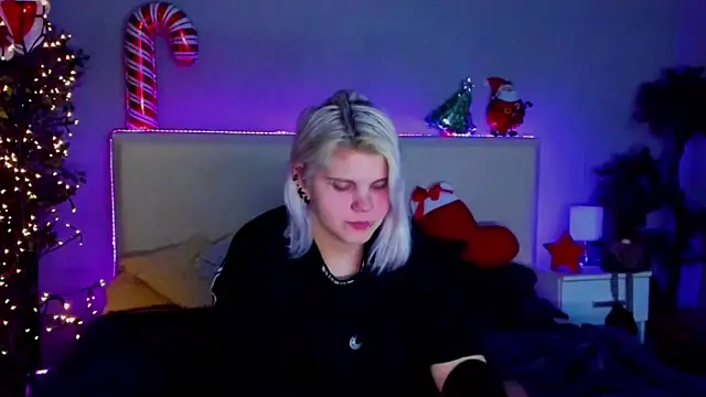 JoannLowe online show from December 2024 11:18:02 PM