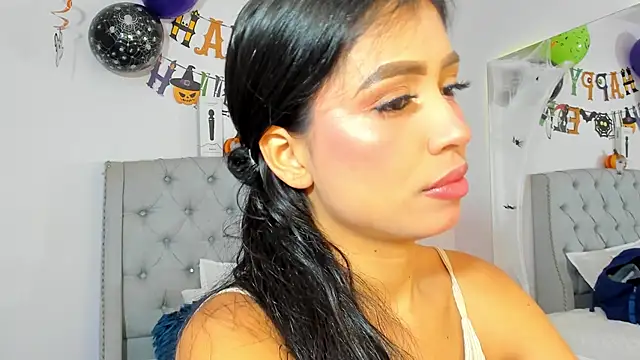 TianaReedd online show from October 2025 12:26:02 PM