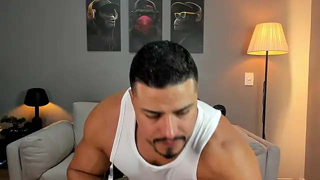 Snapshot of ApoloMakris chatting on November 2025 07:07:02 PM ApoloMakris online show from November 2025 07:07:02 PM