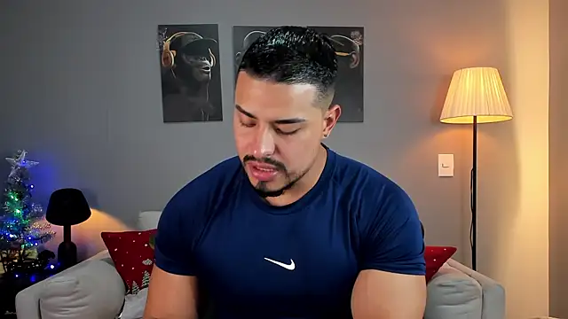 Snapshot of ApoloMakris chatting on December 2025 08:39:01 PM ApoloMakris online show from December 2025 08:39:01 PM