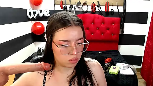 Marian Ran online show from February 2025 10:38:02 AM