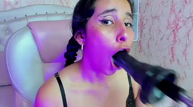 VICTORIA HOUSTON online show from February 2025 07:58:02 PM