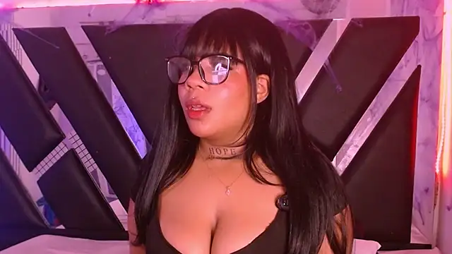 Snapshot of MelannyTylor chatting on October 2025 05:27:02 AM MelannyTylor online show from October 2025 05:27:02 AM