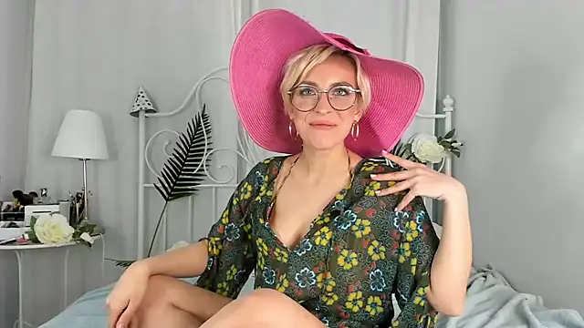 SakuFox online show from January 2025 03:00:01 AM