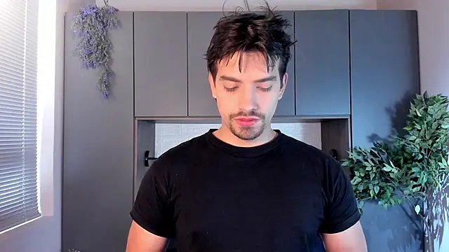 Ian Daviz online show from December 2024 07:22:01 PM