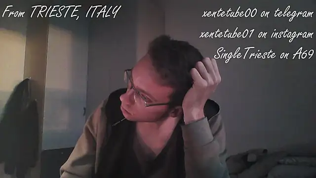 Snapshot of xentetube01 chatting on December 2024 03:15:01 PM xentetube01 online show from December 2024 03:15:01 PM