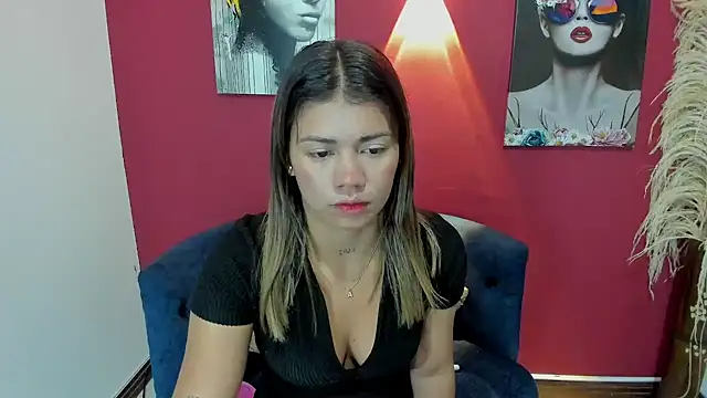 Snapshot of Gissel_Angel chatting on December 2024 12:12:01 AM Gissel Angel online show from December 2024 12:12:01 AM