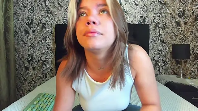 Snapshot of Gissel_Angel chatting on October 2025 08:19:02 PM Gissel Angel online show from October 2025 08:19:02 PM