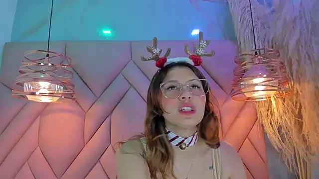 AngelaaCute  online show from December 2024 03:41:01 PM