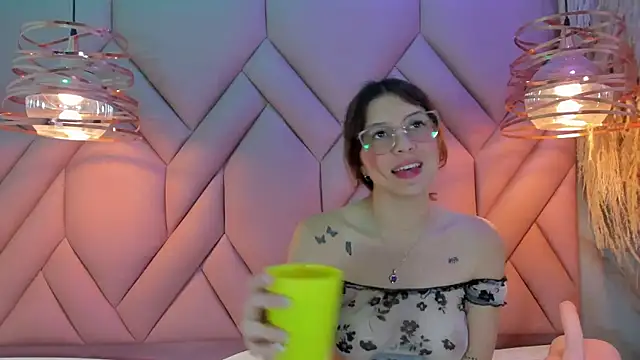 AngelaaCute  online show from December 2024 03:36:02 PM