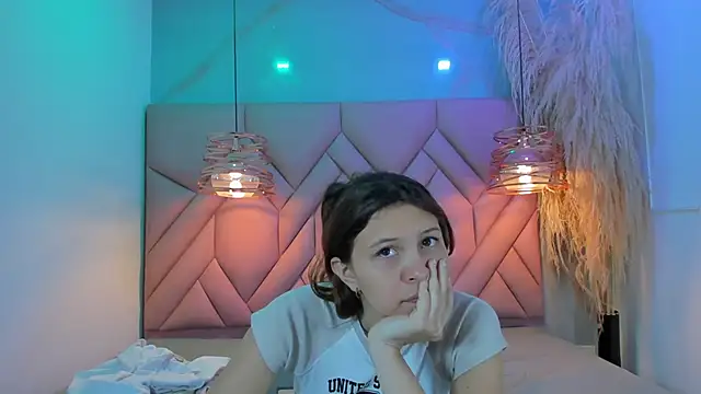 AngelaaCute  online show from December 2024 12:16:02 PM