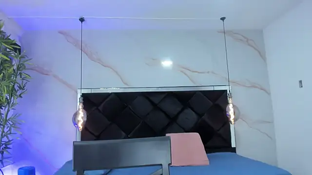 Snapshot of AngelaaCute_ chatting on October 2025 12:19:01 PM AngelaaCute online show from October 2025 12:19:01 PM