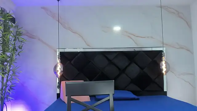 Snapshot of AngelaaCute_ chatting on October 2025 12:17:02 PM AngelaaCute online show from October 2025 12:17:02 PM