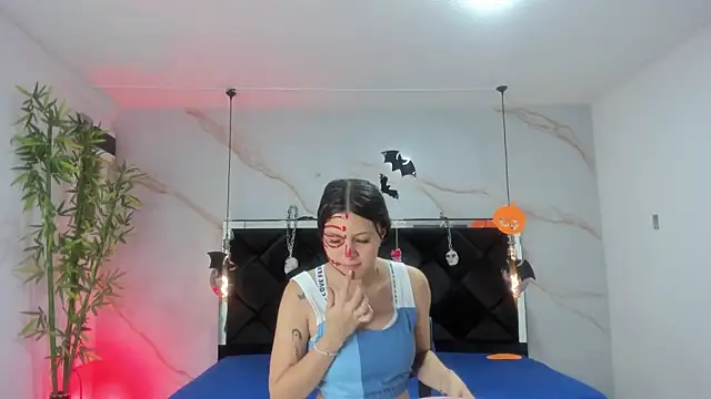 Snapshot of AngelaaCute_ chatting on October 2025 12:42:02 PM AngelaaCute online show from October 2025 12:42:02 PM