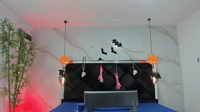 Snapshot of AngelaaCute_ chatting on October 2025 12:07:02 PM AngelaaCute online show from October 2025 12:07:02 PM