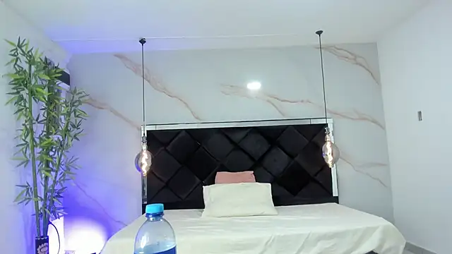 Snapshot of AngelaaCute_ chatting on November 2025 12:16:01 PM AngelaaCute online show from November 2025 12:16:01 PM