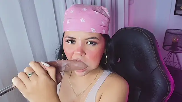 Lizz Tender online show from December 2024 12:16:02 PM