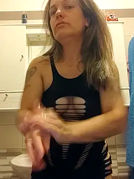 Snapshot of Dark_Angel_22 chatting on October 2025 06:16:02 PM Dark Angel 22 online show from October 2025 06:16:02 PM