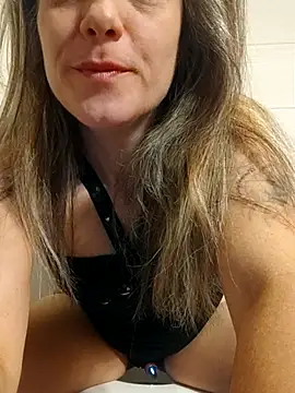 Snapshot of Dark_Angel_22 chatting on October 2025 04:10:01 AM Dark Angel 22 online show from October 2025 04:10:01 AM