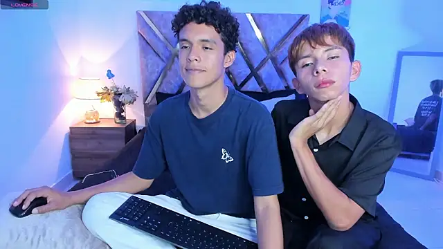 nickolas moon online show from November 2025 06:18:02 PM