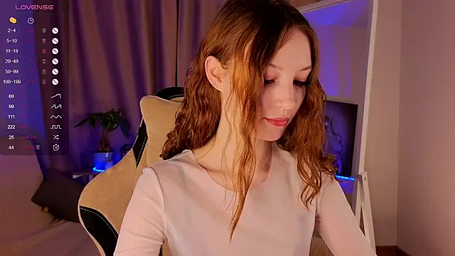 AliseVine online show from February 2025 06:24:01 PM