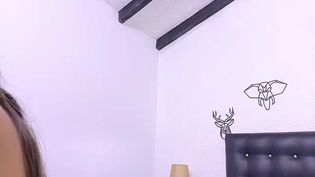 Skinny hottie18 online show from December 2024 08:02:02 PM