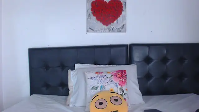 Amara Red online show from September 2025 11:59:02 AM