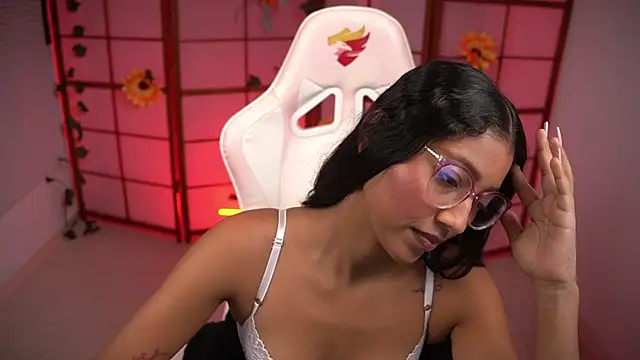 small emilie online show from October 2025 03:01:01 PM