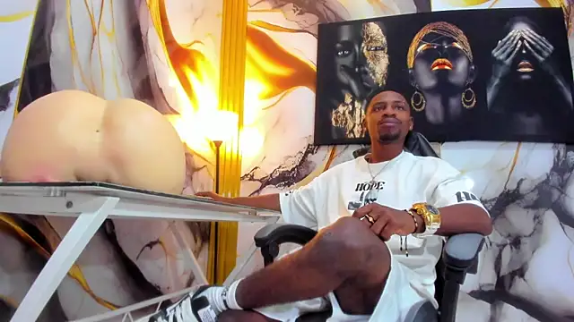 Snapshot of Thomas_shelbys chatting on October 2025 02:53:01 AM Thomas shelbys online show from October 2025 02:53:01 AM