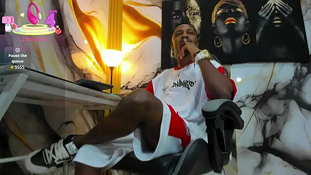 Snapshot of Thomas_shelbys chatting on October 2025 03:31:02 AM Thomas shelbys online show from October 2025 03:31:02 AM