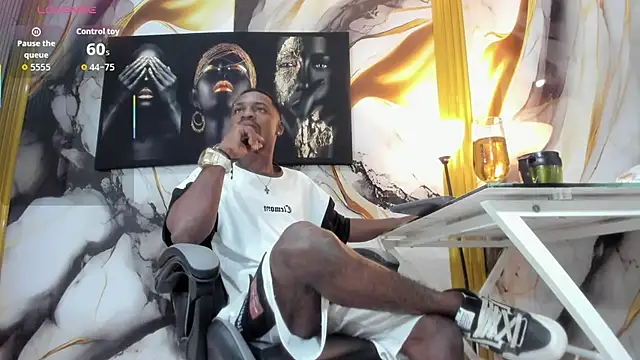 Snapshot of Thomas_shelbys chatting on November 2025 01:06:01 AM Thomas shelbys online show from November 2025 01:06:01 AM