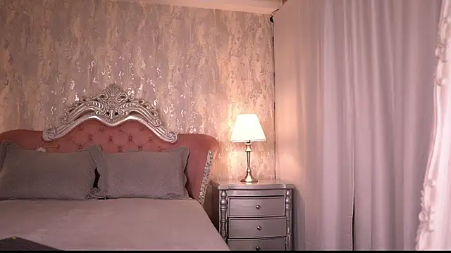 Snapshot of AngelineConnor chatting on October 2025 11:13:02 PM AngelineConnor online show from October 2025 11:13:02 PM