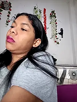 Snapshot of DIORA_Latina chatting on October 2025 01:20:01 PM DIORA Latina online show from October 2025 01:20:01 PM