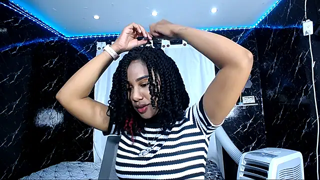 Snapshot of Hillary_queen chatting on September 2025 01:15:01 PM Hillary queen online show from September 2025 01:15:01 PM