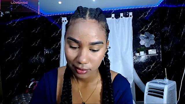 Snapshot of Hillary_queen chatting on October 2025 12:47:01 PM Hillary queen online show from October 2025 12:47:01 PM