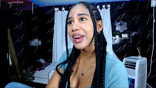 Snapshot of Hillary_queen chatting on October 2025 01:00:02 PM Hillary queen online show from October 2025 01:00:02 PM