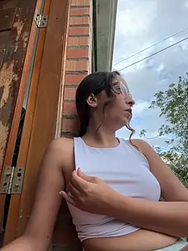 Penelope-Hot online show from November 2025 09:03:02 PM