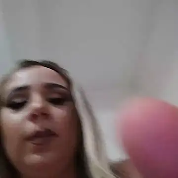 Snapshot of AdelinaJude chatting on October 2025 09:33:01 PM AdelinaJude online show from October 2025 09:33:01 PM