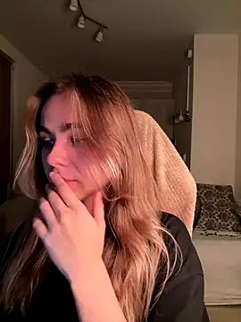 SkyBriii online show from September 2025 07:28:01 PM