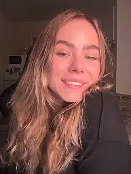 SkyBriii online show from November 2025 06:31:01 PM