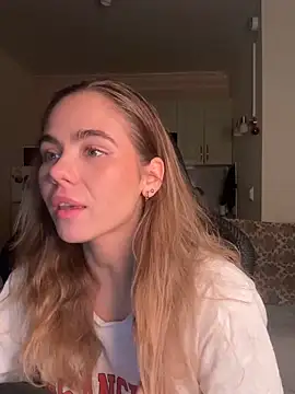 SkyBriii online show from November 2025 09:35:01 PM